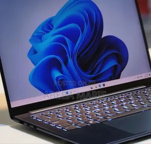 New Laptop Lenovo Yoga 710 16GB Intel Core I7 SSD 1T