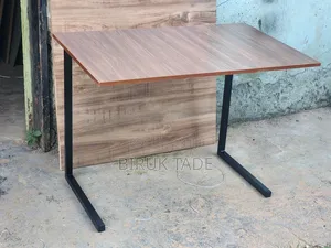 Study Table 100 × 60 Cm
