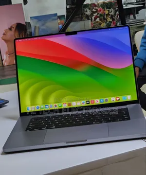 New Laptop Apple MacBook Pro M1 32GB Apple M1 Pro SSD 512GB