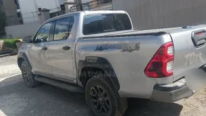 Toyota Hilux 2022 Off white