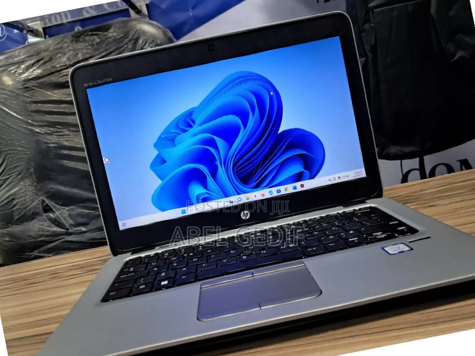 New Laptop HP EliteBook 820 G4 8GB Intel Core I5 SSD 256GB