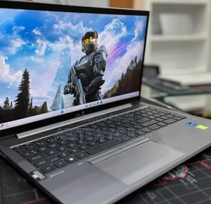 New Laptop HP ZBook Firefly G8 16GB Intel Core I7 SSD 512GB