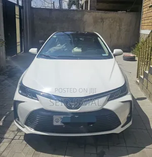 Toyota Corolla 2022 White
