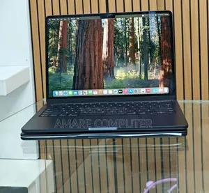 New Laptop Apple MacBook Air 2024 M3 13-Inch 8GB Apple M3 SSD 256GB
