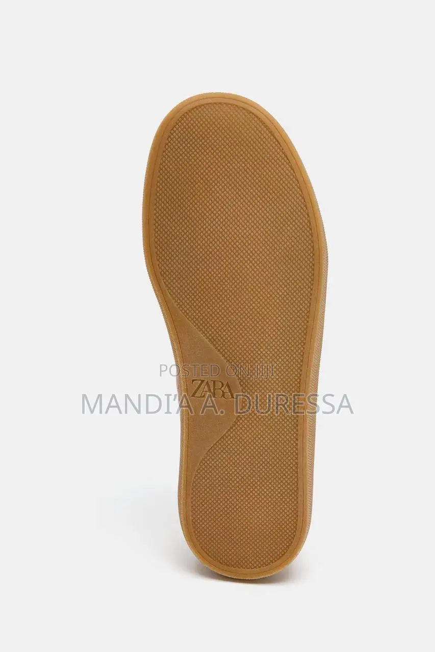 Zara Athletic Contrast Design Shoe
