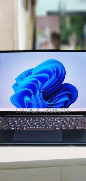 New Laptop Lenovo Yoga 7i 16GB Intel Core I7 SSD 1T