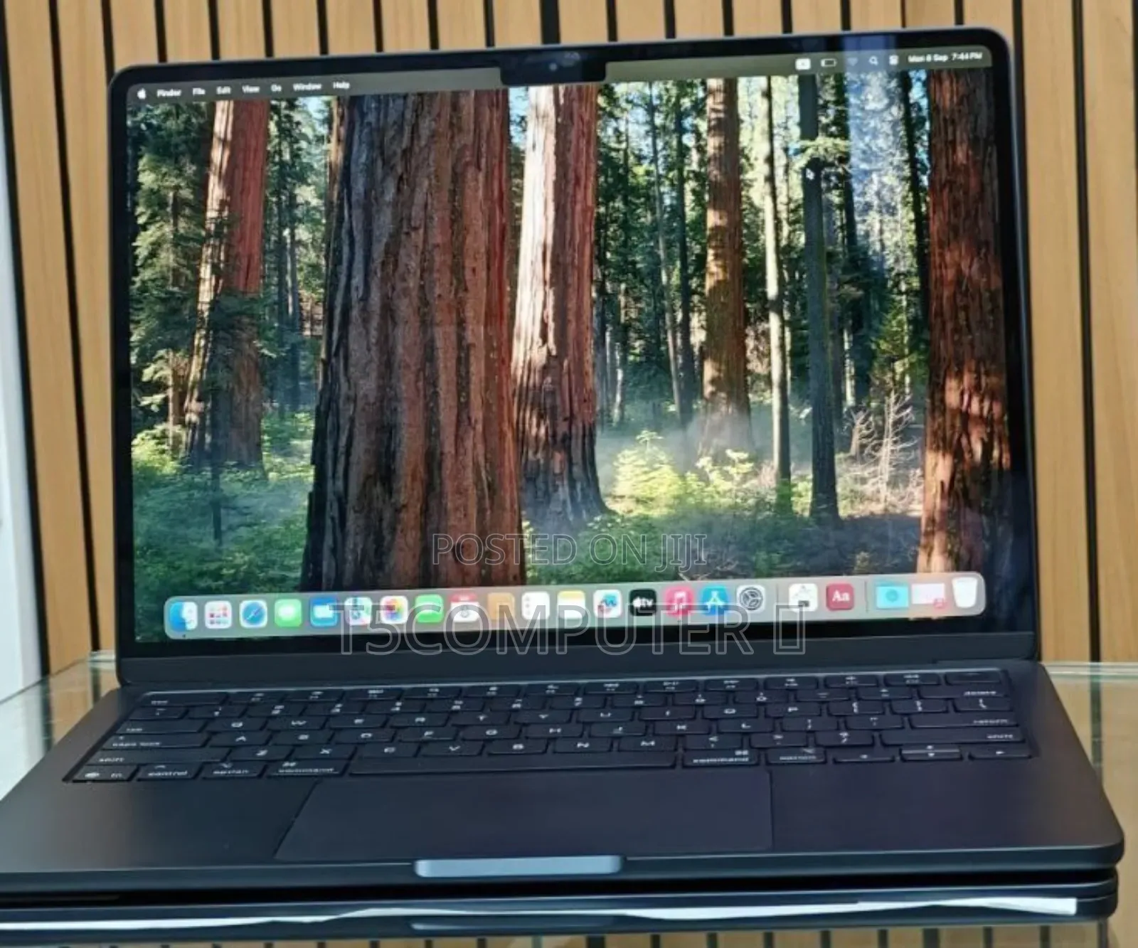 New Laptop Apple MacBook Air 2024 M3 13-Inch 8GB Apple M3 SSD 256GB
