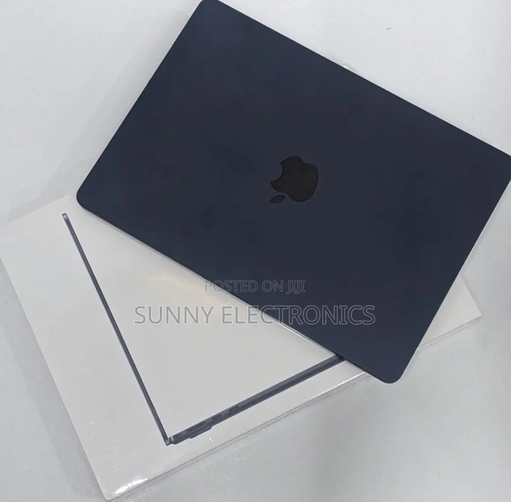 New Laptop Apple MacBook Air 2023 M2 8GB Apple M2 SSD 512GB