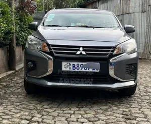 Mitsubishi Attrage 2021 Silver
