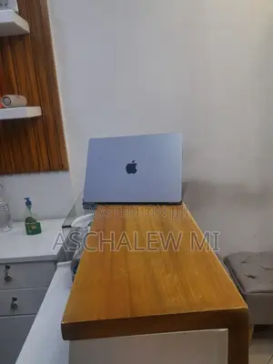New Laptop Apple MacBook Pro M1 32GB Apple M1 Pro SSD 512GB