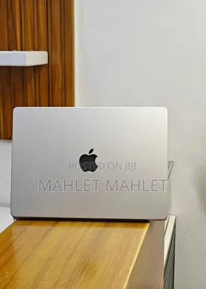 New Laptop Apple MacBook Pro M1 32GB Apple M1 Pro SSD 1T