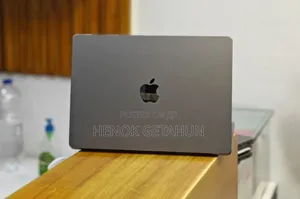 New Laptop Apple MacBook Pro M1 16GB Apple M1 Pro SSD 512GB