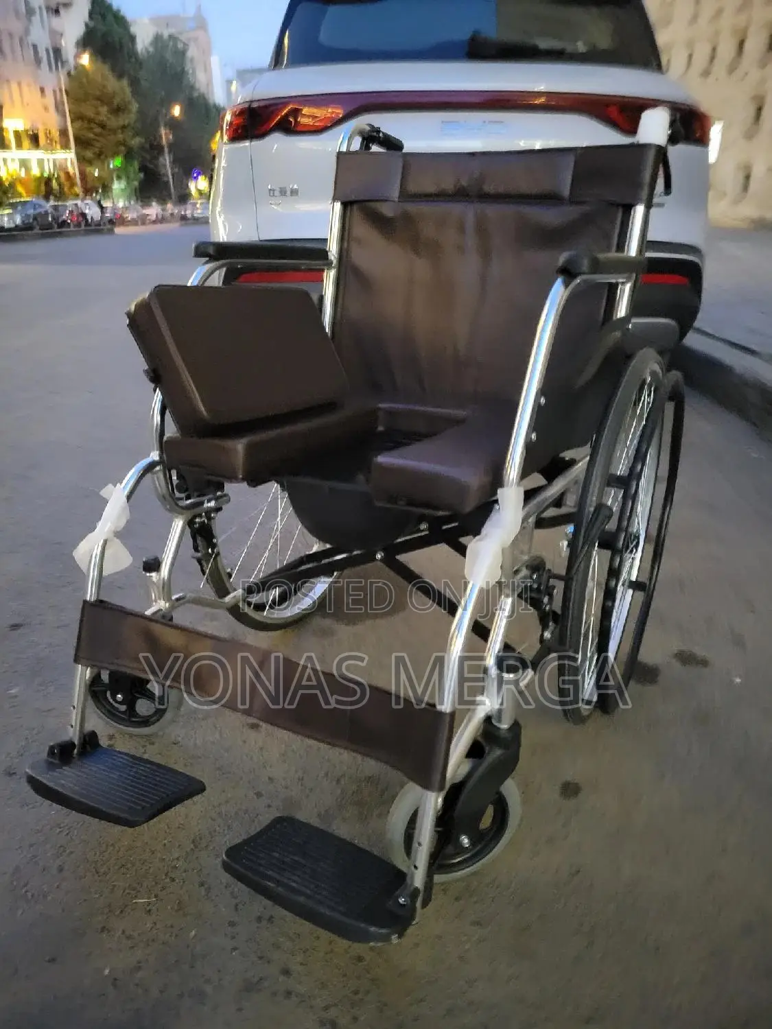 Commodo Wheelchair努瑩premium Folding Wheelchair恀鄒wheelchair橘罔wheelchair