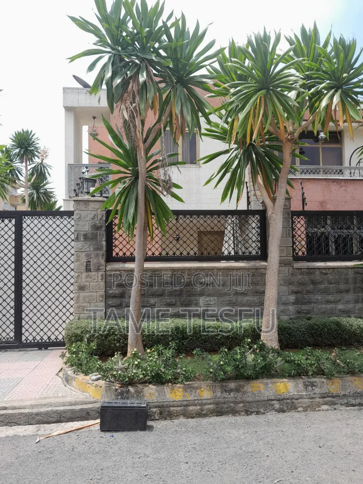 Furnished 6bdrm House in Cmc, Bole for sale