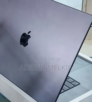 New Apple MacBook Pro 2023 M3 14-Inch 18GB Intel Core I7 SSD 512GB