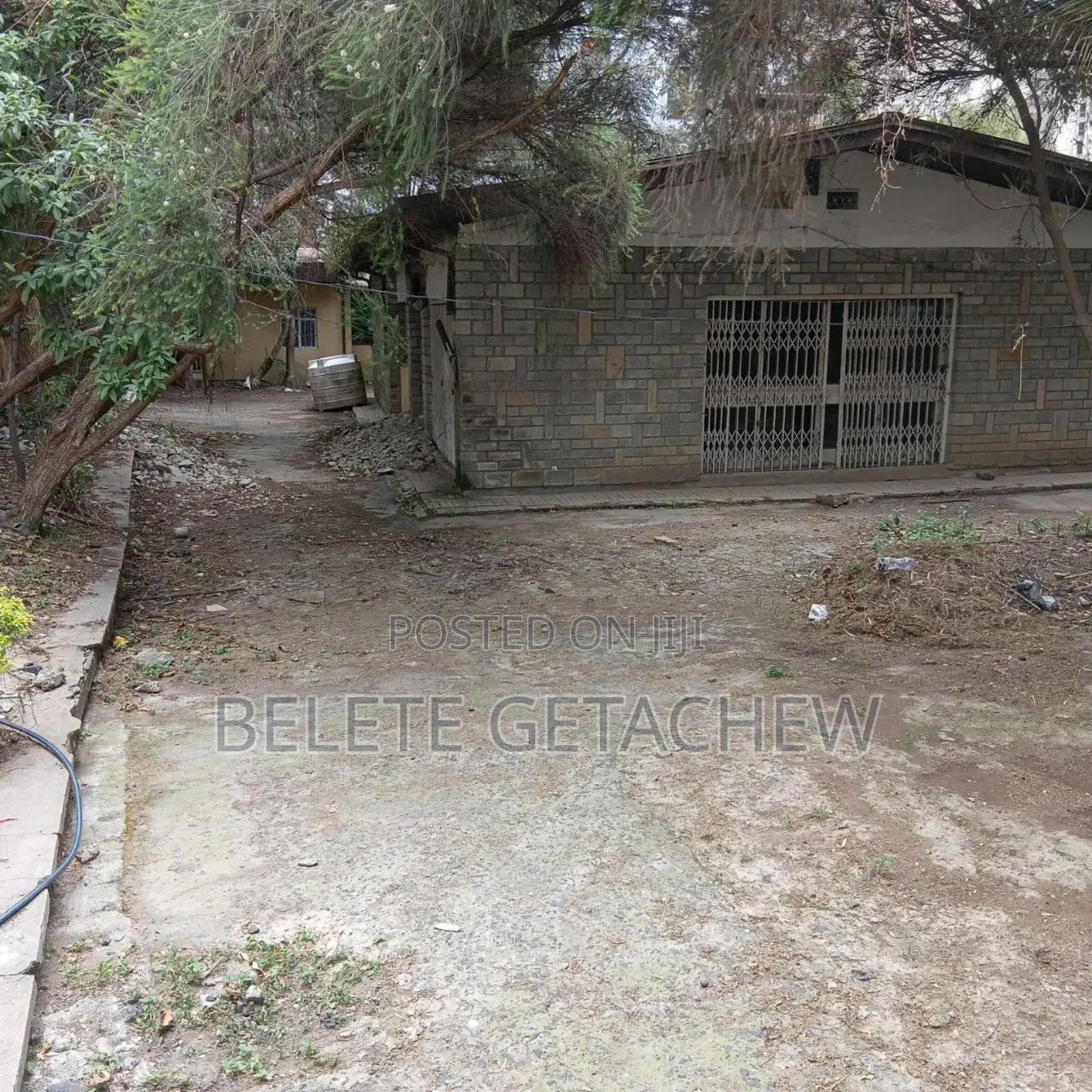 Bole Brass, Old Villa House for Sale 707sqm