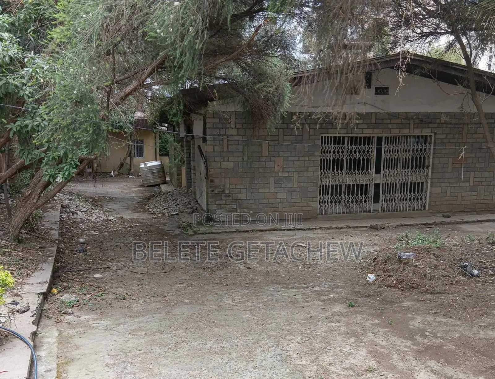 Bole Brass, Old Villa House for Sale 707sqm