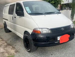 Toyota HiAce 2002 Silver