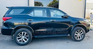 Toyota Fortuner 2017 Black