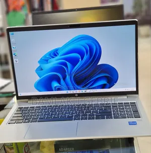New Laptop HP ZBook Firefly 14 G7 16GB Intel Core I7 SSD 512GB