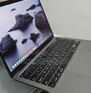 New Laptop Apple MacBook Pro 2017 16GB Intel Core I5 SSD 256GB