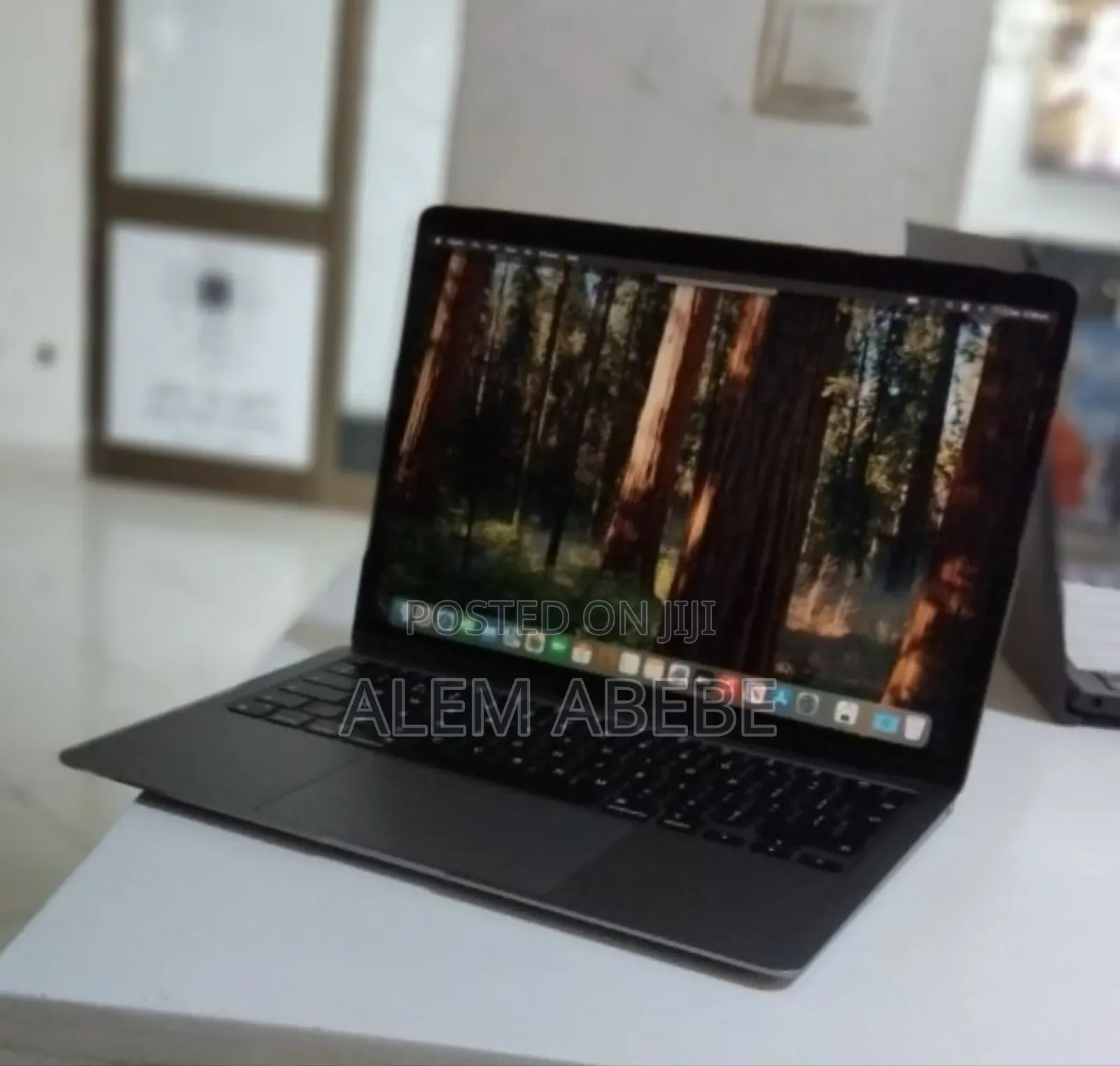 New Laptop Apple MacBook Air 2020 M1 8GB Apple M1 SSD 256GB