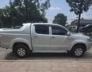 Toyota Hilux 2009 Silver