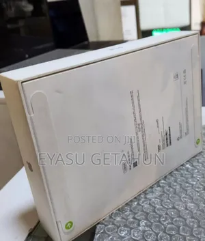 New Apple iPad (2025) 128 GB