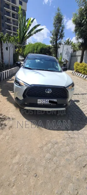Toyota Corolla Cross Hybrid 2024 White