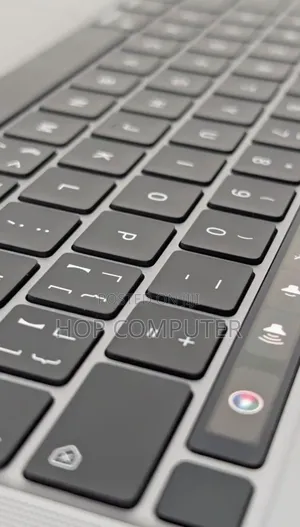 New Laptop Apple MacBook Pro 2022 M2 8GB Apple M2 SSD 256GB