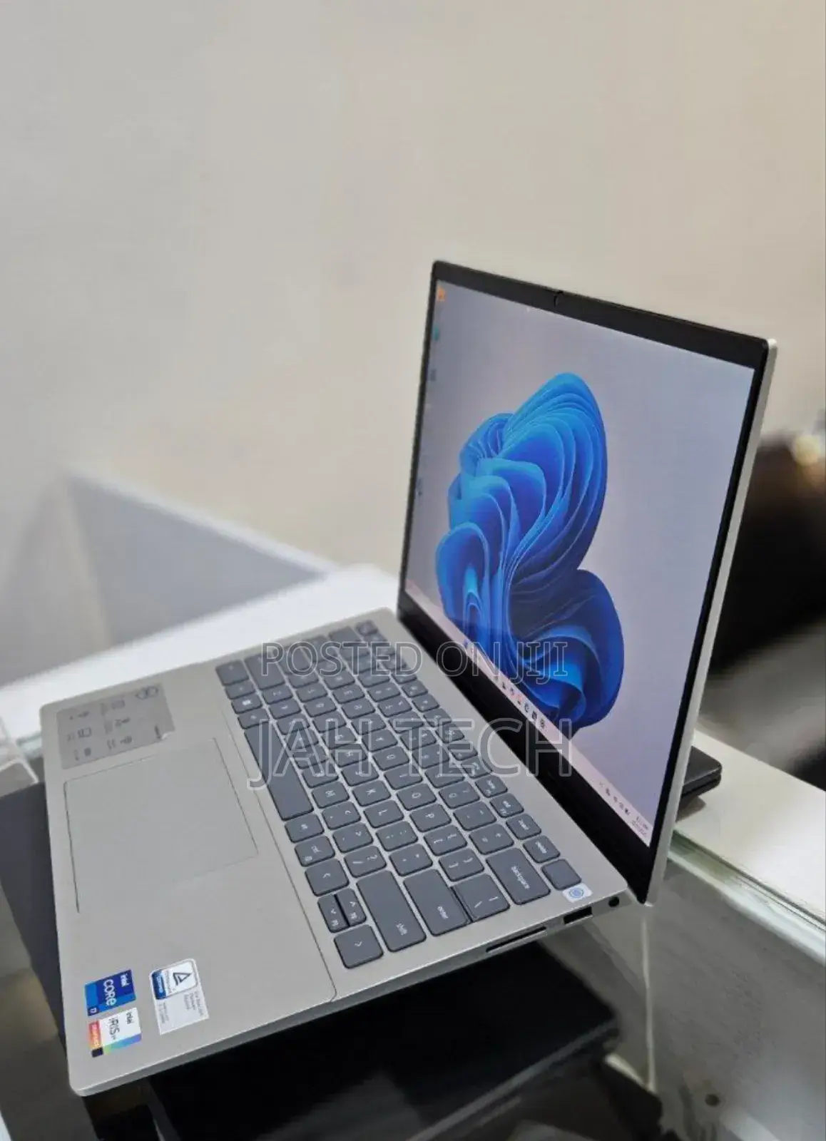 New Laptop Dell Inspiron 15 16GB Intel Core I7 SSD 512GB