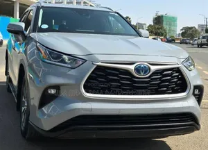 Toyota Highlander Hybrid 2023 Teal