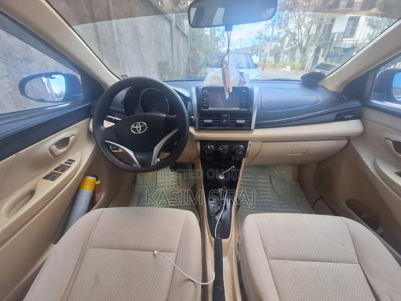 Toyota Yaris L Hatchback 5dr 2014 Gray