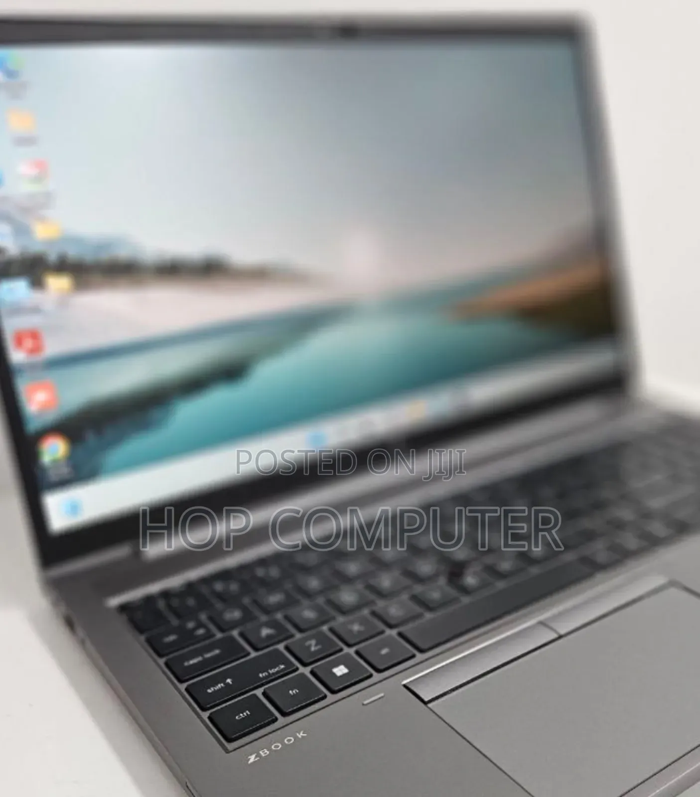 New Laptop HP ZBook Firefly G8 16GB Intel Core I7 SSD 1T