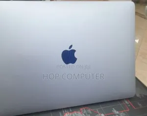 New Laptop Apple MacBook Pro 2022 M2 8GB Apple M2 SSD 256GB