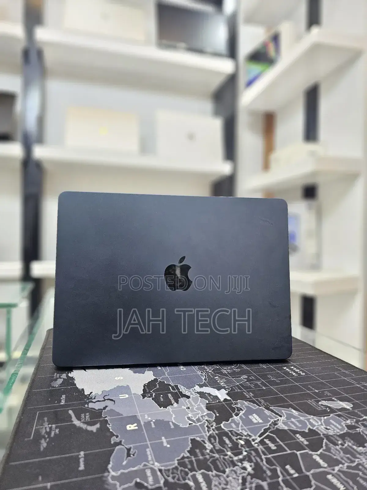 New Laptop Apple MacBook Air 2024 M3 13-Inch 8GB Apple M3 SSD 256GB