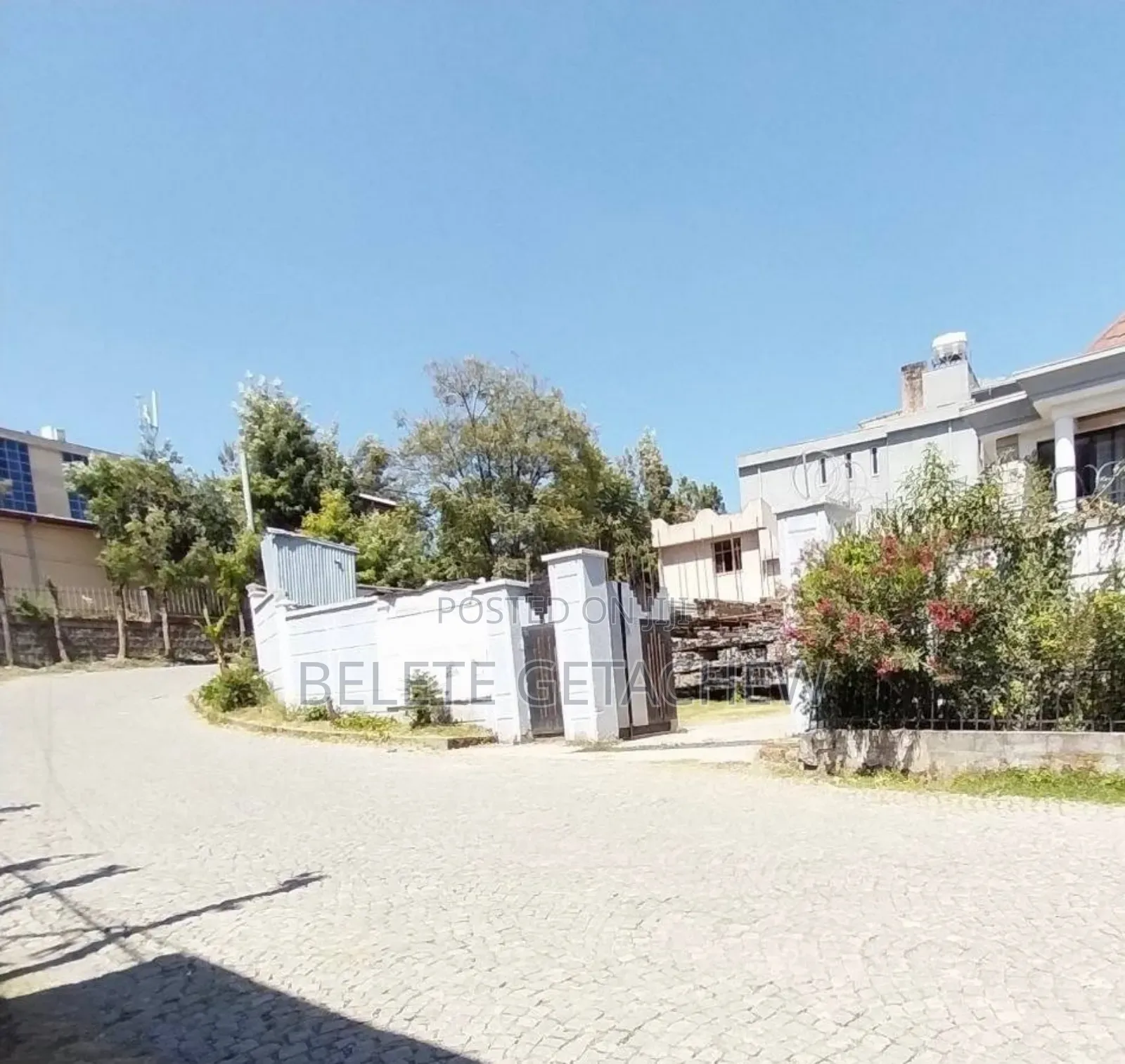 Megenagna -Signal, G+1 House for Sale 500sqm