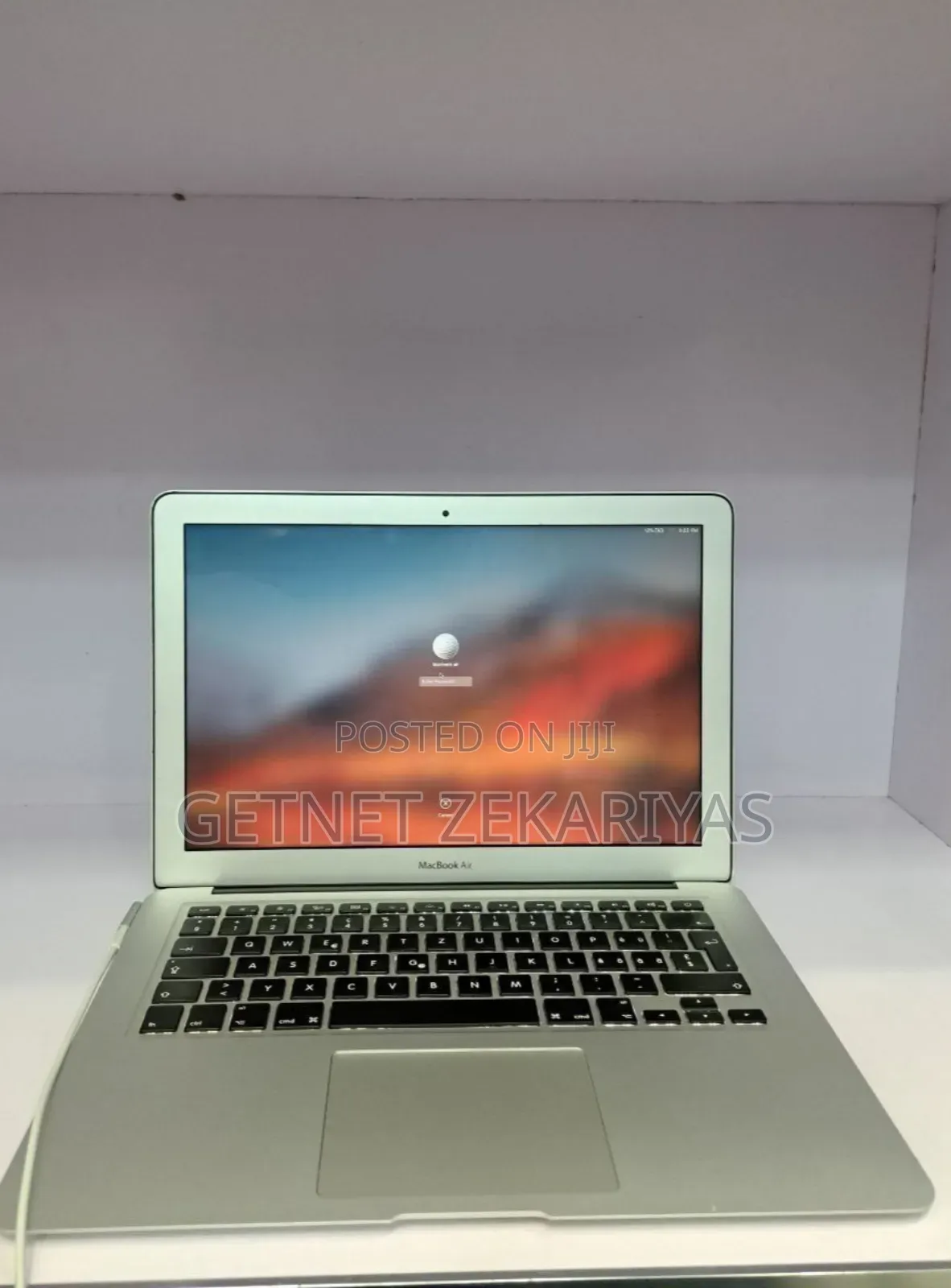 New Laptop Apple MacBook Air 2012 4GB Intel Core I5 SSD 72GB