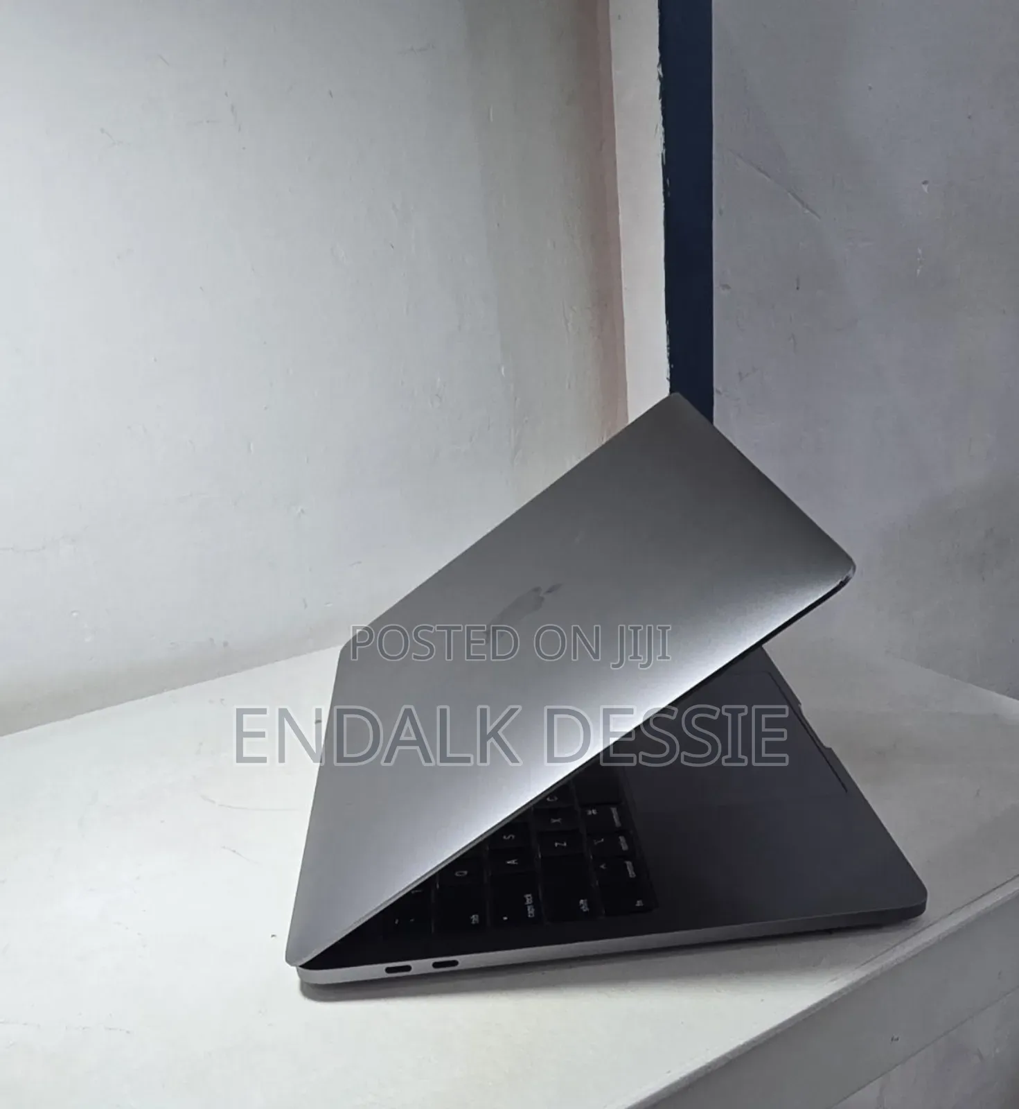 New Laptop Apple MacBook 2016 8GB Intel Core I7 SSD 512GB