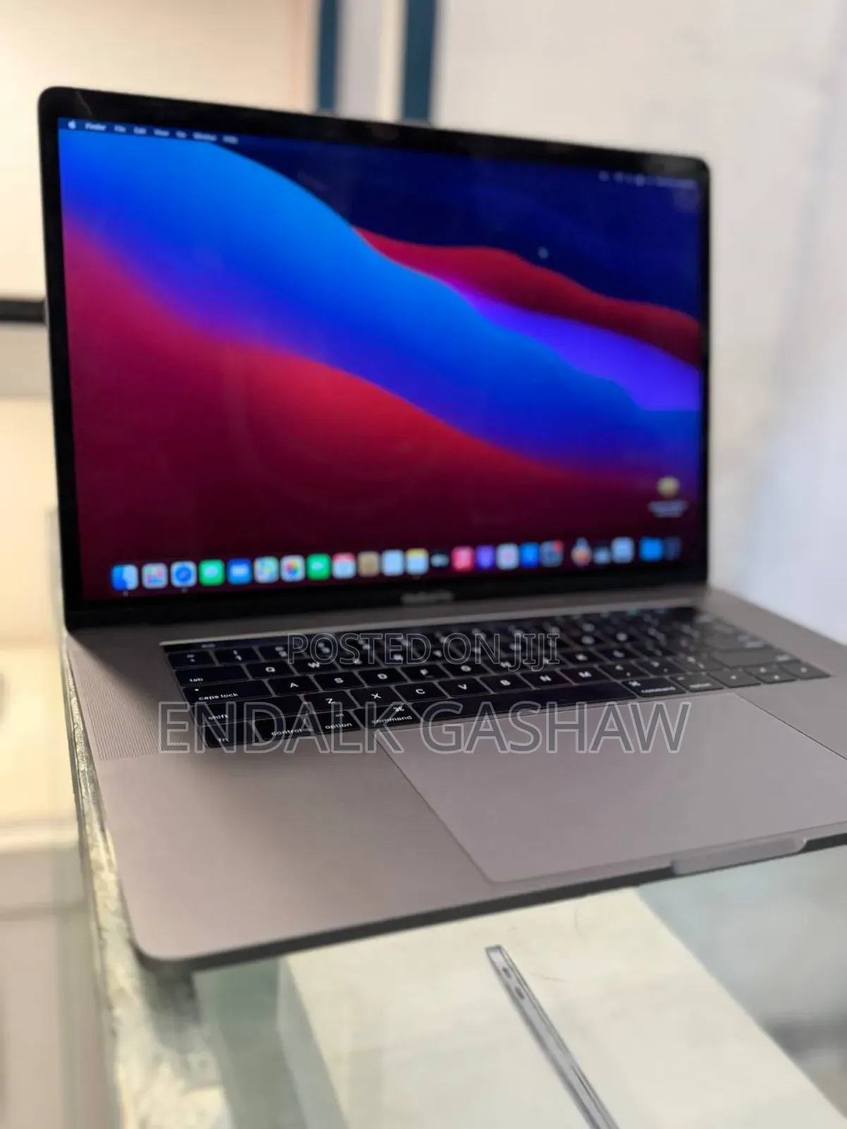 New Laptop Apple MacBook Pro 2016 16GB Intel Core I7 SSD 256GB