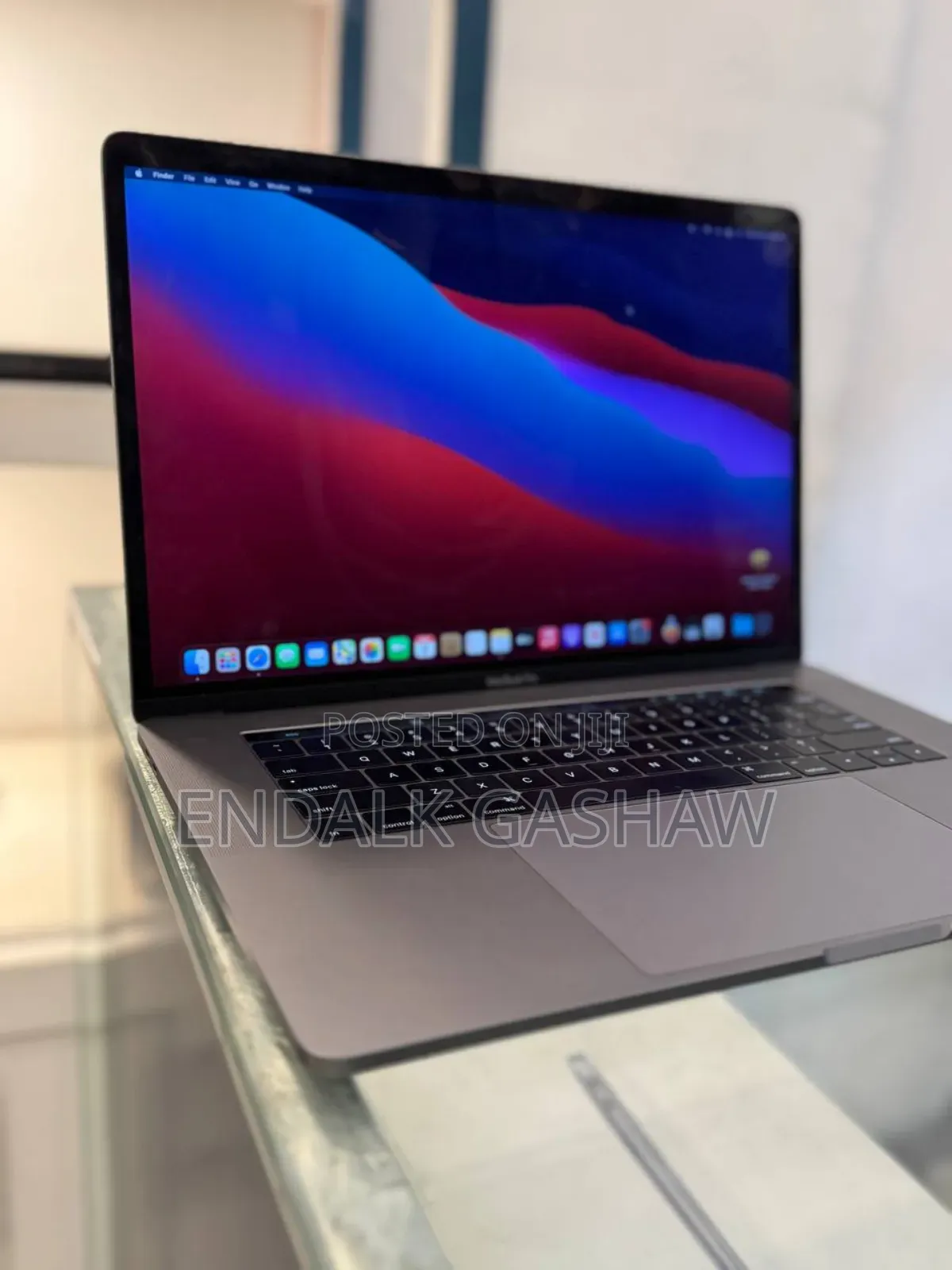 New Laptop Apple MacBook Pro 2016 16GB Intel Core I7 SSD 256GB