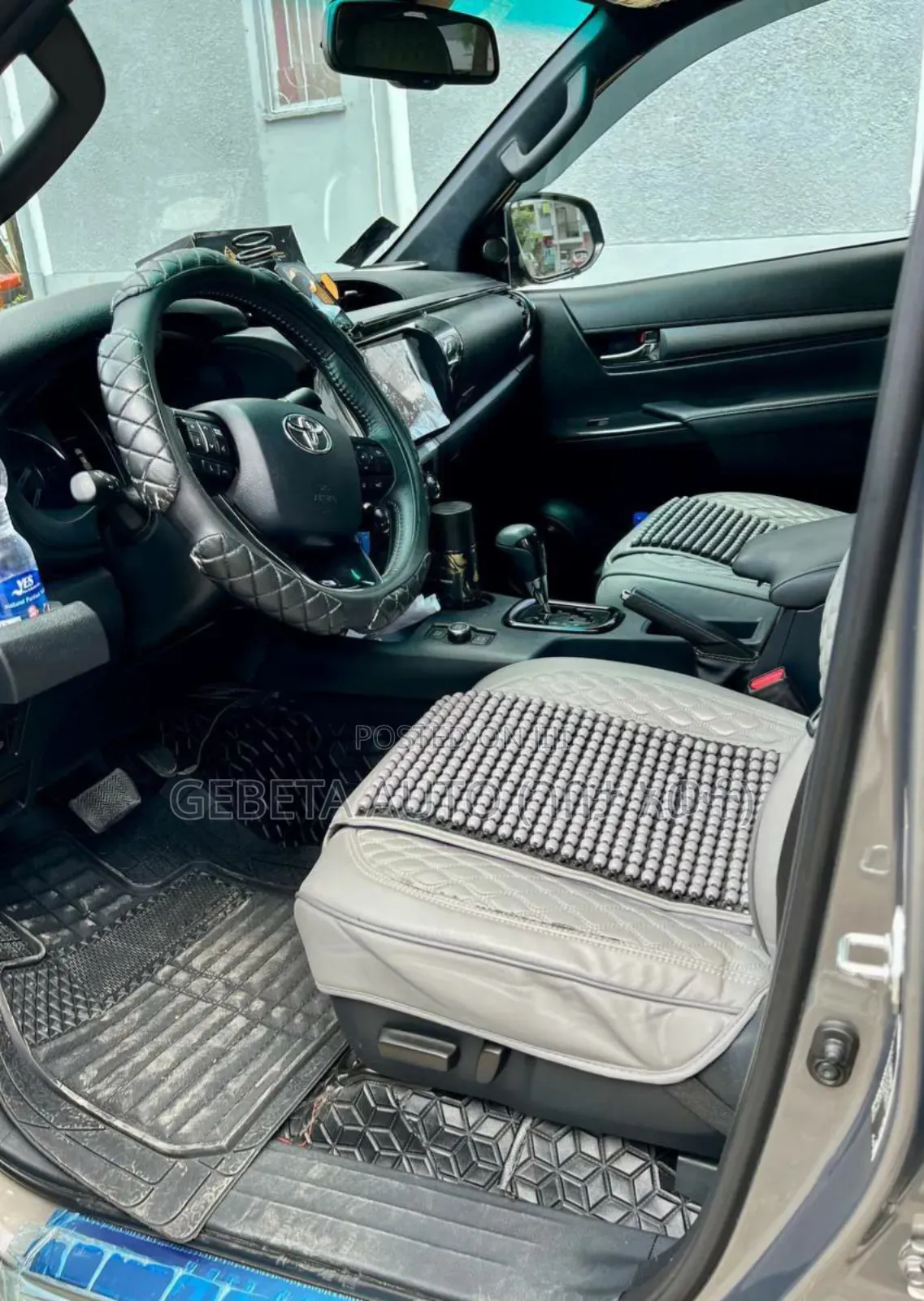 Toyota Hilux 2024 Brown