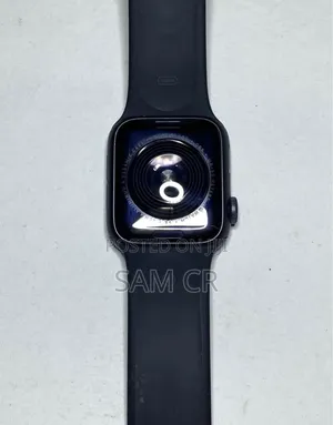 Apple Watch Se 2 (44mm) – Clean, Original, Battery Strong