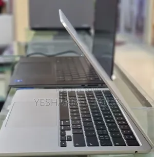 New Laptop Apple MacBook Air 2022 M2 8GB Apple M2 SSD 256GB