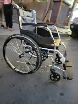 Lightweight Folding Wheelchair魂勾toilet Wheelchair名罔wheelchair