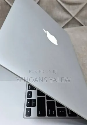New Laptop Apple MacBook Pro 2015 8GB Intel Core i5 SSD 128GB