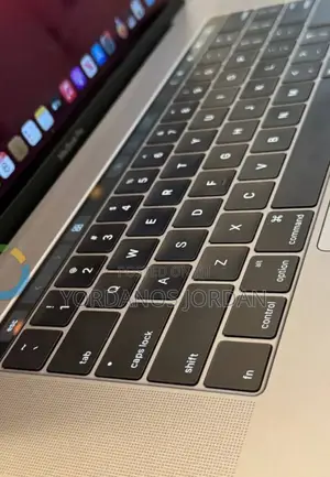 New Laptop Apple MacBook Pro 2016 16GB Intel Core i7 SSD 256GB