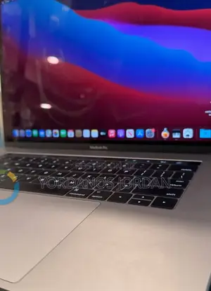 New Laptop Apple MacBook Pro 2016 16GB Intel Core i7 SSD 256GB