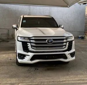 Toyota Land Cruiser 2023 White