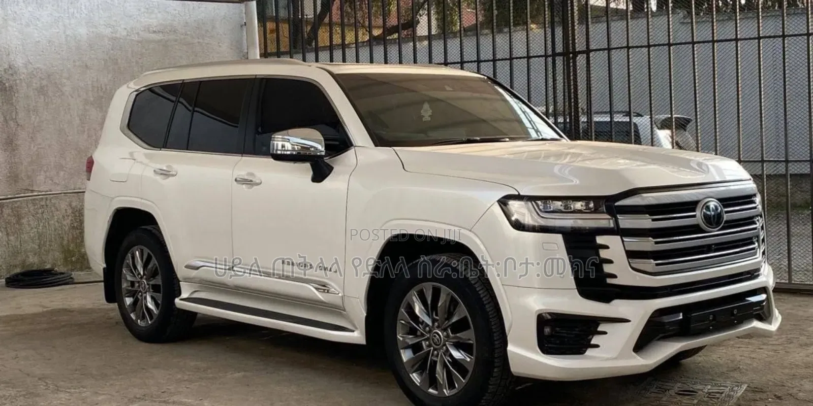 Toyota Land Cruiser 2023 White